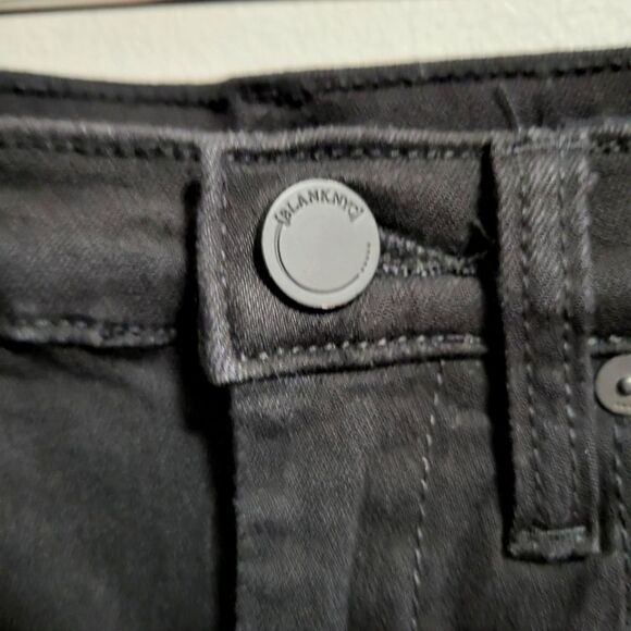 Blank NYC Black Moto Denim Cutoff Raw Hem Skirt Size 24 - Picture 4 of 10